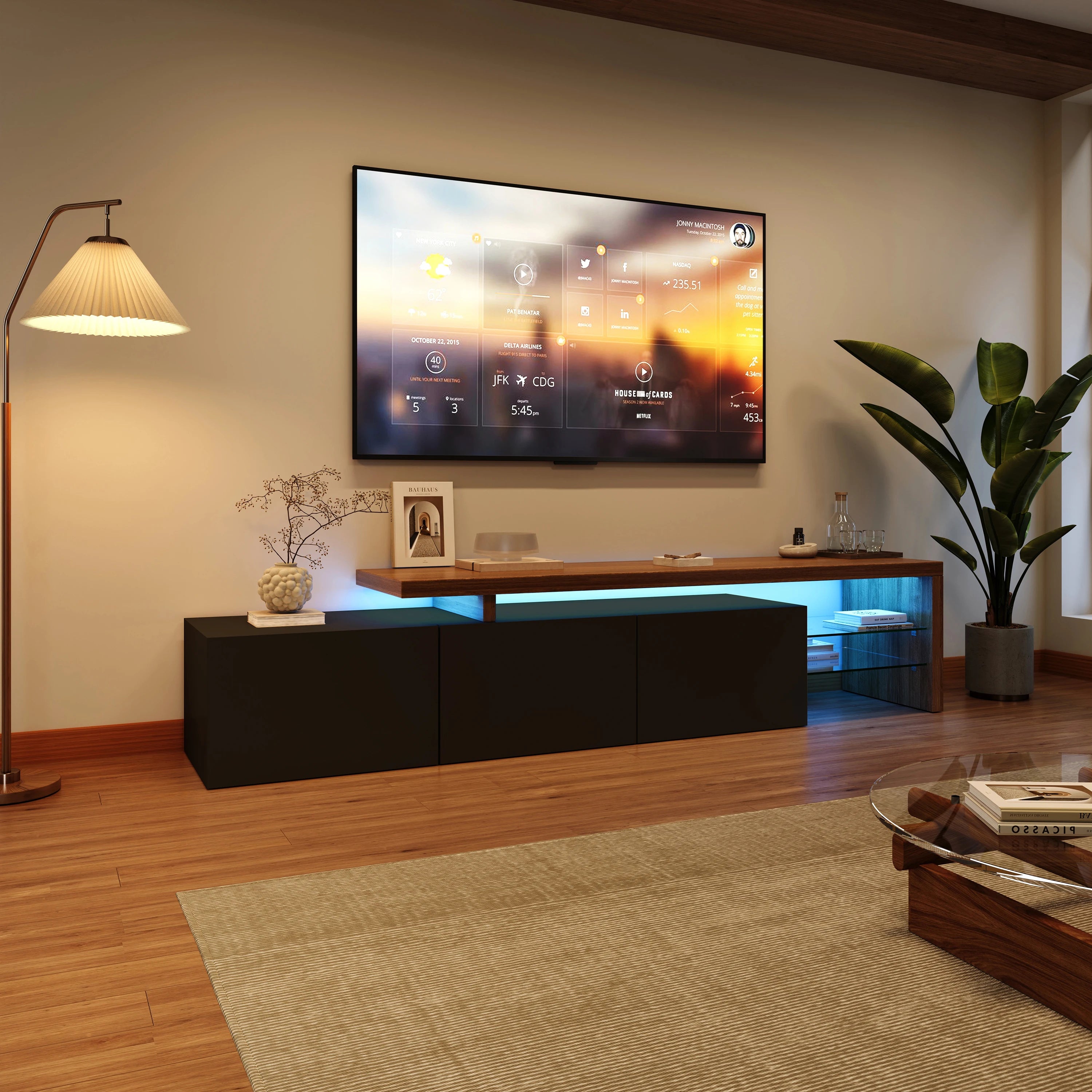 Meuble TV moderne avec éclairage LED intégré, 3 portes de rangement et 2 étagères en verre.